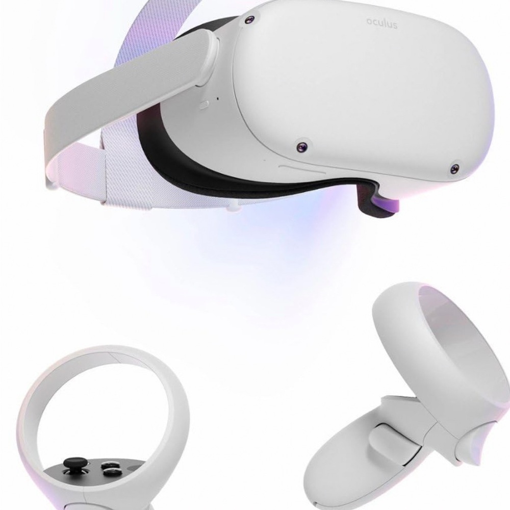 Oculus Standalone VR Headset with Controllers - White